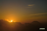 朝陽〜羊蹄山　撮影地：目国内岳山頂