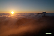 日の出　2013-08-04　撮影地：目国内岳山頂